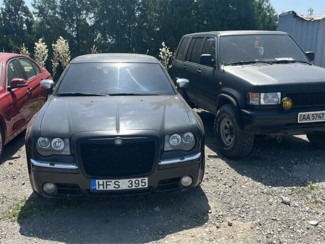 Чорний Крайслер 300C, об'ємом двигуна 3.5 л та пробігом 200 тис. км за 3500 $, фото 1 на Automoto.ua