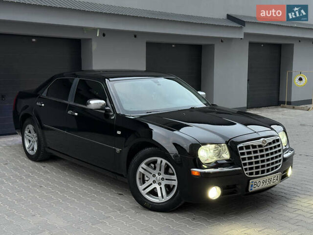 Чорний Крайслер 300C, об'ємом двигуна 2.99 л та пробігом 380 тис. км за 8500 $, фото 1 на Automoto.ua