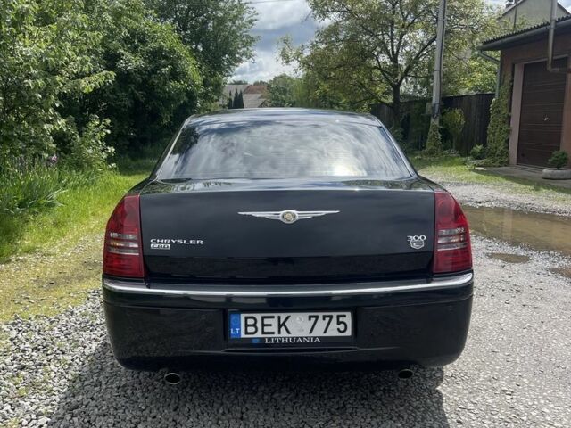 Черный Крайслер 300C, объемом двигателя 0 л и пробегом 380 тыс. км за 3200 $, фото 4 на Automoto.ua