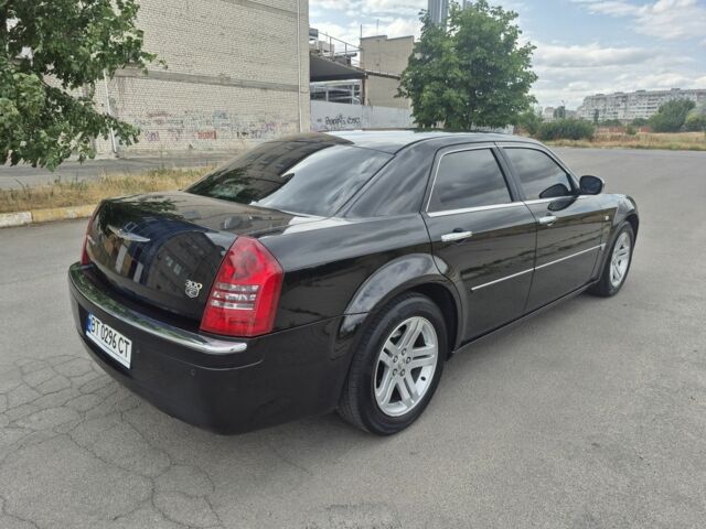 Чорний Крайслер 300C, об'ємом двигуна 2.7 л та пробігом 263 тис. км за 6856 $, фото 10 на Automoto.ua