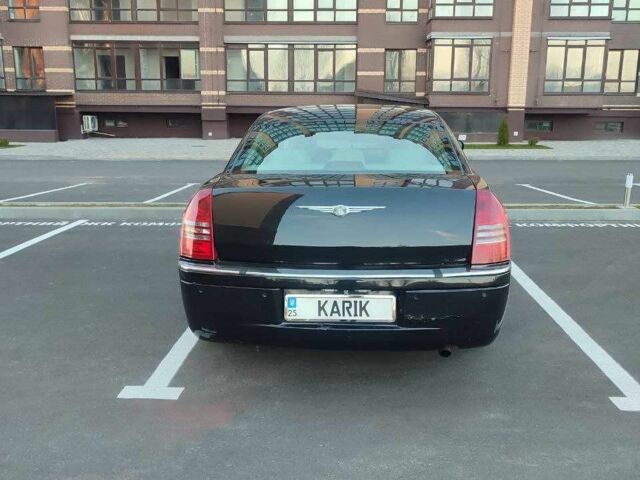 Черный Крайслер 300C, объемом двигателя 2.7 л и пробегом 250 тыс. км за 6165 $, фото 10 на Automoto.ua