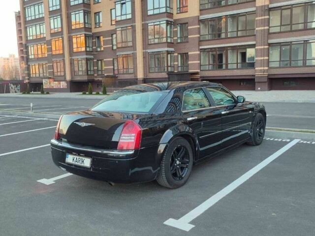 Черный Крайслер 300C, объемом двигателя 2.7 л и пробегом 250 тыс. км за 6165 $, фото 12 на Automoto.ua