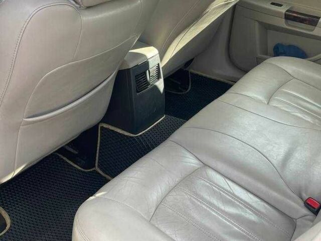 Черный Крайслер 300C, объемом двигателя 2.7 л и пробегом 250 тыс. км за 6165 $, фото 3 на Automoto.ua