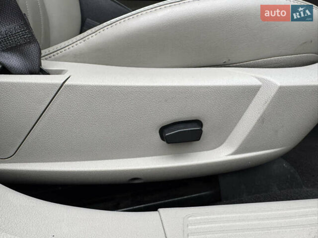 Чорний Крайслер 300C, об'ємом двигуна 2.74 л та пробігом 232 тис. км за 6500 $, фото 22 на Automoto.ua