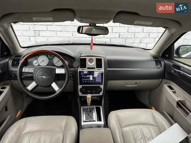 Чорний Крайслер 300C, об'ємом двигуна 2.74 л та пробігом 232 тис. км за 6500 $, фото 17 на Automoto.ua