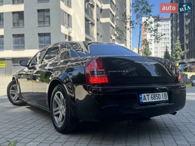 Чорний Крайслер 300C, об'ємом двигуна 2.74 л та пробігом 181 тис. км за 7500 $, фото 2 на Automoto.ua