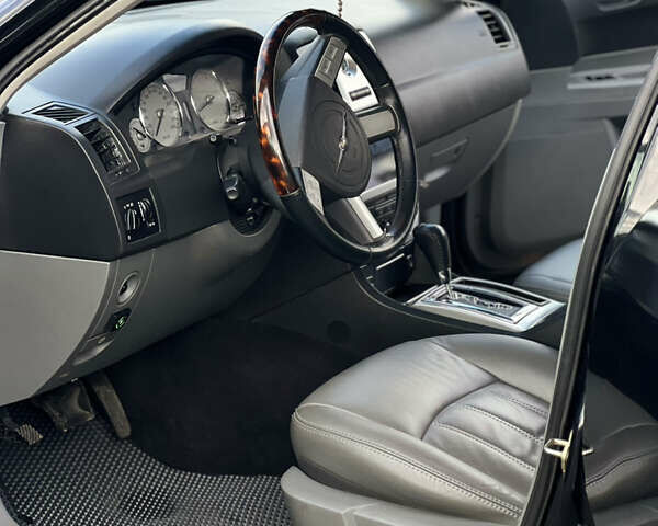 Чорний Крайслер 300C, об'ємом двигуна 3.52 л та пробігом 409 тис. км за 7999 $, фото 11 на Automoto.ua