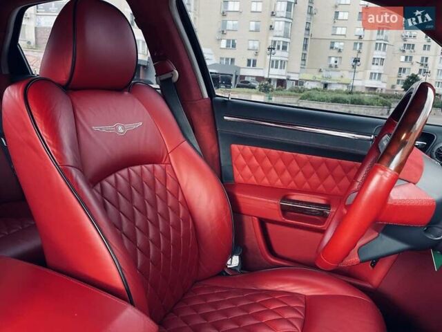 Черный Крайслер 300C, объемом двигателя 5.7 л и пробегом 77 тыс. км за 11500 $, фото 6 на Automoto.ua