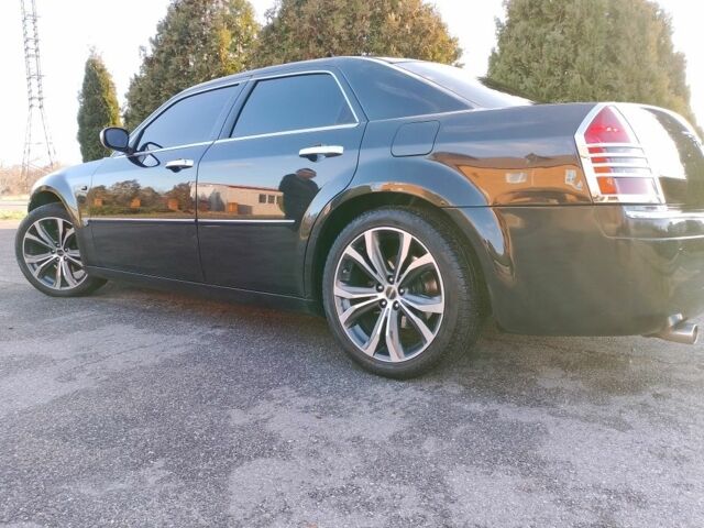 Черный Крайслер 300C, объемом двигателя 3.5 л и пробегом 202 тыс. км за 7593 $, фото 2 на Automoto.ua