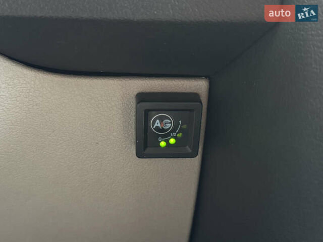 Черный Крайслер 300C, объемом двигателя 2.74 л и пробегом 220 тыс. км за 6450 $, фото 35 на Automoto.ua