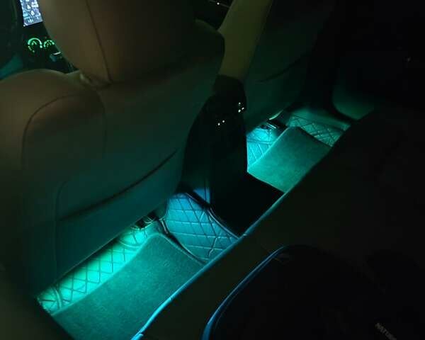 Черный Крайслер 300C, объемом двигателя 2.74 л и пробегом 220 тыс. км за 10500 $, фото 28 на Automoto.ua