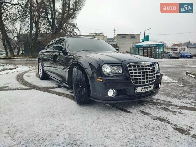 Черный Крайслер 300C, объемом двигателя 2.74 л и пробегом 220 тыс. км за 10500 $, фото 4 на Automoto.ua