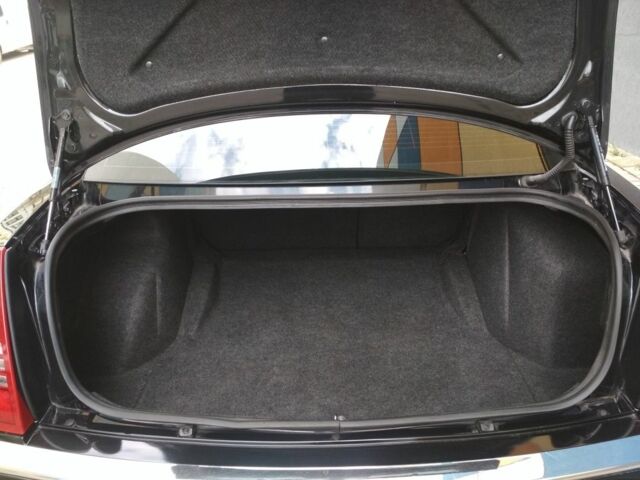 Черный Крайслер 300C, объемом двигателя 3 л и пробегом 282 тыс. км за 10500 $, фото 15 на Automoto.ua