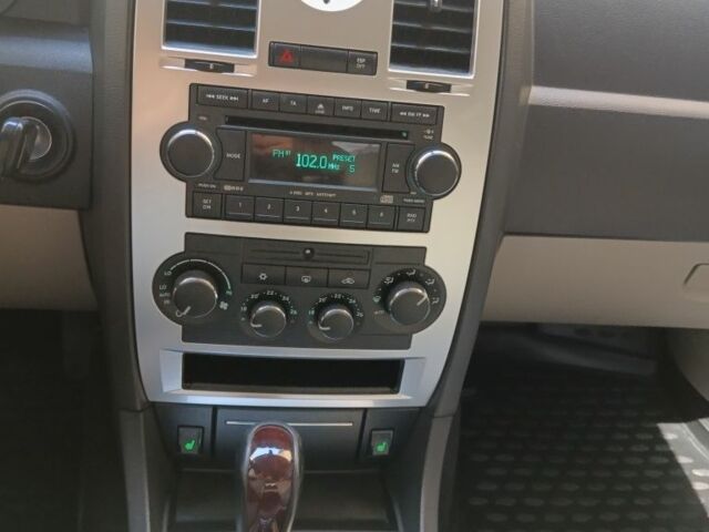 Черный Крайслер 300C, объемом двигателя 3 л и пробегом 282 тыс. км за 10500 $, фото 13 на Automoto.ua