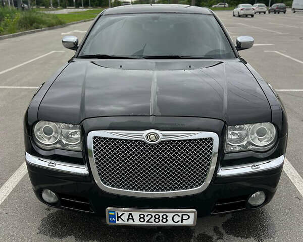 Черный Крайслер 300C, объемом двигателя 3.52 л и пробегом 236 тыс. км за 10499 $, фото 3 на Automoto.ua