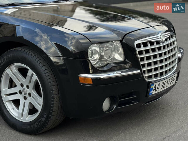 Черный Крайслер 300C, объемом двигателя 2.74 л и пробегом 220 тыс. км за 6450 $, фото 23 на Automoto.ua