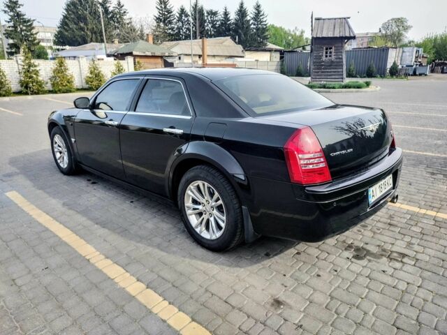 Черный Крайслер 300C, объемом двигателя 2.7 л и пробегом 167 тыс. км за 11500 $, фото 3 на Automoto.ua
