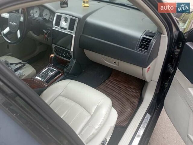 Чорний Крайслер 300C, об'ємом двигуна 3 л та пробігом 214 тис. км за 9500 $, фото 17 на Automoto.ua