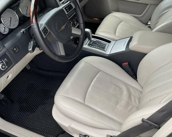 Черный Крайслер 300C, объемом двигателя 2.7 л и пробегом 270 тыс. км за 9500 $, фото 13 на Automoto.ua
