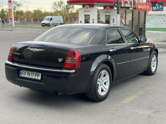 Черный Крайслер 300C, объемом двигателя 2.74 л и пробегом 220 тыс. км за 6450 $, фото 26 на Automoto.ua