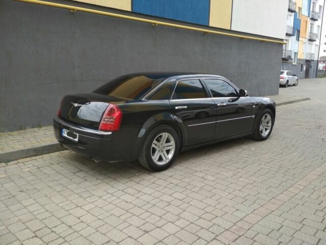 Черный Крайслер 300C, объемом двигателя 3 л и пробегом 282 тыс. км за 10500 $, фото 3 на Automoto.ua
