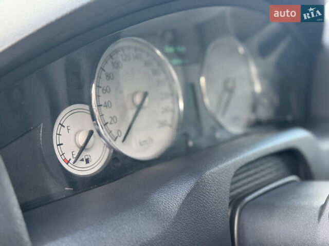 Черный Крайслер 300C, объемом двигателя 2.74 л и пробегом 220 тыс. км за 6450 $, фото 18 на Automoto.ua