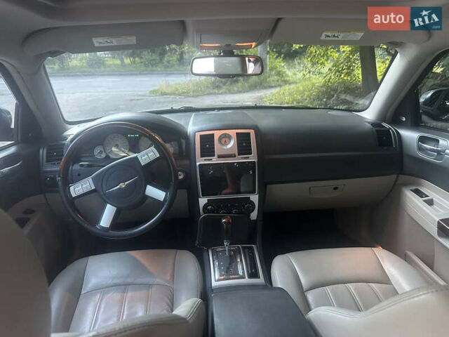 Чорний Крайслер 300C, об'ємом двигуна 5.65 л та пробігом 140 тис. км за 9500 $, фото 12 на Automoto.ua