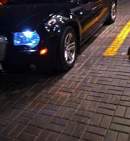 Черный Крайслер 300C, объемом двигателя 2.7 л и пробегом 300 тыс. км за 8000 $, фото 1 на Automoto.ua