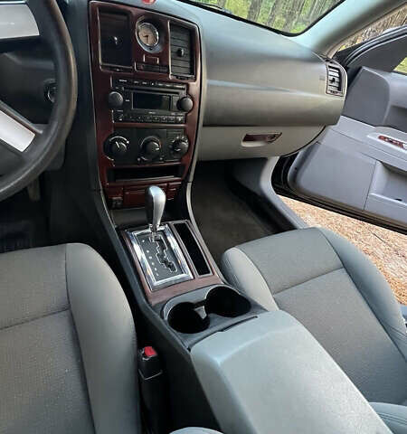 Чорний Крайслер 300C, об'ємом двигуна 2.7 л та пробігом 165 тис. км за 6699 $, фото 19 на Automoto.ua