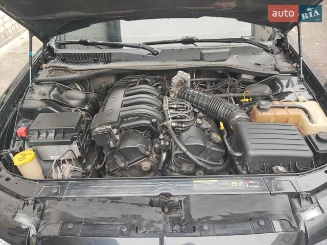 Черный Крайслер 300C, объемом двигателя 2.74 л и пробегом 220 тыс. км за 10500 $, фото 31 на Automoto.ua