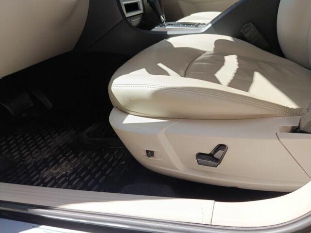 Черный Крайслер 300C, объемом двигателя 3 л и пробегом 282 тыс. км за 10500 $, фото 11 на Automoto.ua