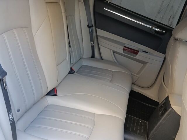 Черный Крайслер 300C, объемом двигателя 3 л и пробегом 282 тыс. км за 10500 $, фото 9 на Automoto.ua