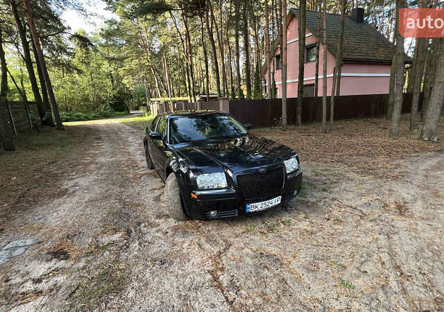 Чорний Крайслер 300C, об'ємом двигуна 2.7 л та пробігом 165 тис. км за 6699 $, фото 5 на Automoto.ua