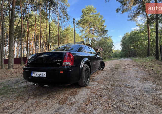 Чорний Крайслер 300C, об'ємом двигуна 2.7 л та пробігом 165 тис. км за 6699 $, фото 9 на Automoto.ua