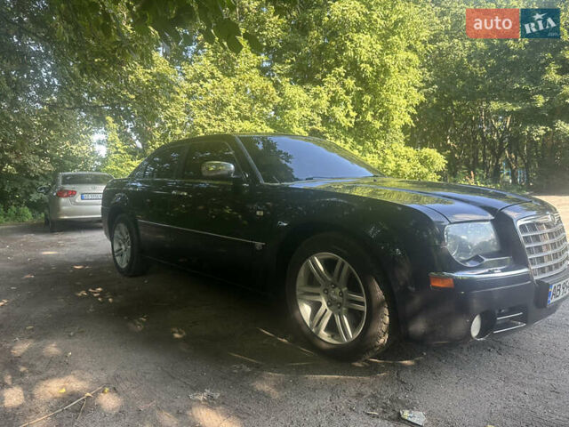 Чорний Крайслер 300C, об'ємом двигуна 5.65 л та пробігом 140 тис. км за 9500 $, фото 3 на Automoto.ua