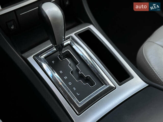 Черный Крайслер 300C, объемом двигателя 2.74 л и пробегом 220 тыс. км за 6450 $, фото 30 на Automoto.ua