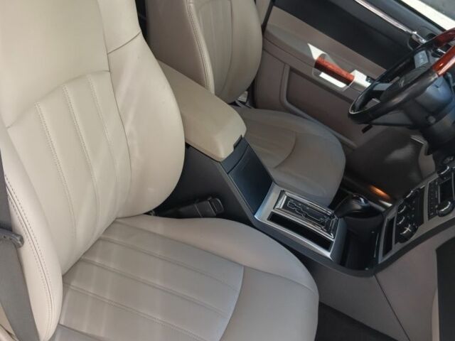 Черный Крайслер 300C, объемом двигателя 3 л и пробегом 282 тыс. км за 10500 $, фото 17 на Automoto.ua