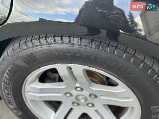 Черный Крайслер 300C, объемом двигателя 2.74 л и пробегом 220 тыс. км за 6450 $, фото 3 на Automoto.ua