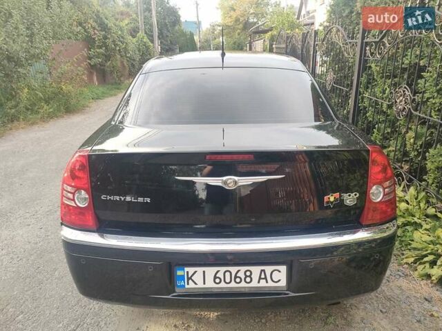 Черный Крайслер 300C, объемом двигателя 3.5 л и пробегом 271 тыс. км за 8990 $, фото 8 на Automoto.ua