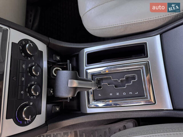 Чорний Крайслер 300C, об'ємом двигуна 2.74 л та пробігом 235 тис. км за 9750 $, фото 12 на Automoto.ua