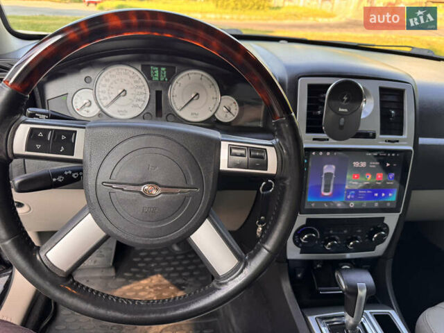 Чорний Крайслер 300C, об'ємом двигуна 2.74 л та пробігом 235 тис. км за 9750 $, фото 11 на Automoto.ua