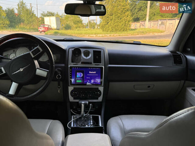 Чорний Крайслер 300C, об'ємом двигуна 2.74 л та пробігом 235 тис. км за 9750 $, фото 6 на Automoto.ua