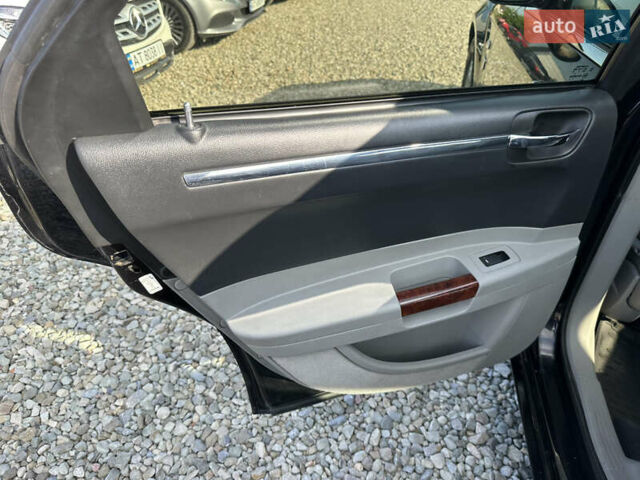 Чорний Крайслер 300C, об'ємом двигуна 2.99 л та пробігом 310 тис. км за 8700 $, фото 19 на Automoto.ua