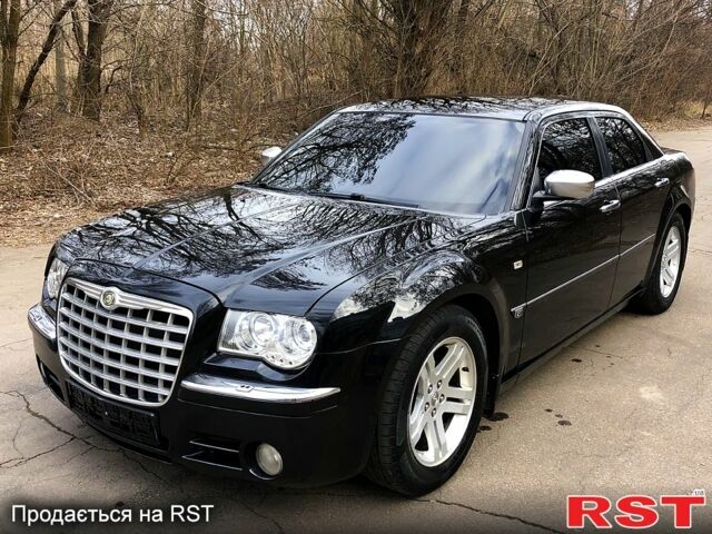 Черный Крайслер 300C, объемом двигателя 27 л и пробегом 187 тыс. км за 5800 $, фото 6 на Automoto.ua