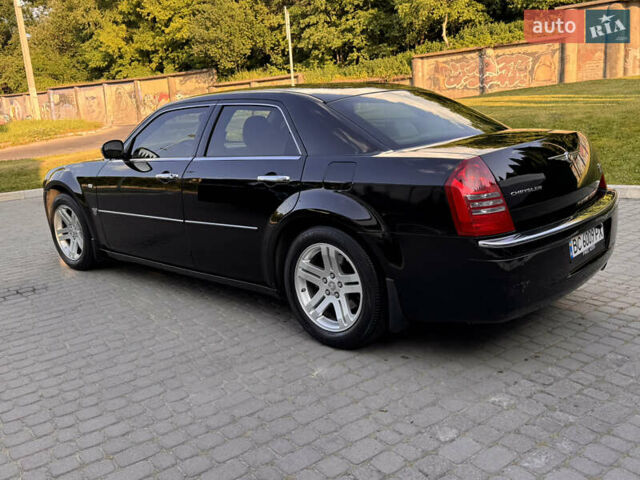 Чорний Крайслер 300C, об'ємом двигуна 2.74 л та пробігом 235 тис. км за 9750 $, фото 5 на Automoto.ua