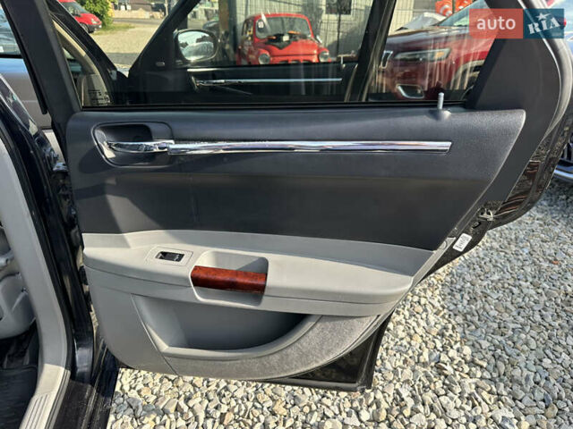 Чорний Крайслер 300C, об'ємом двигуна 2.99 л та пробігом 310 тис. км за 8700 $, фото 25 на Automoto.ua
