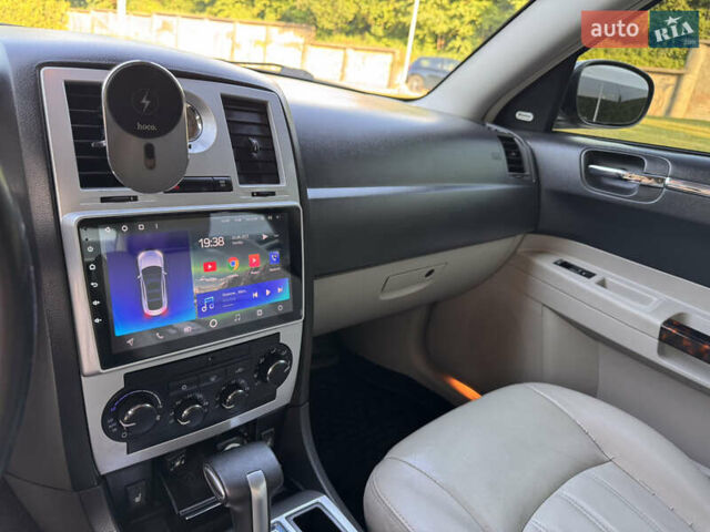 Чорний Крайслер 300C, об'ємом двигуна 2.74 л та пробігом 235 тис. км за 9750 $, фото 10 на Automoto.ua