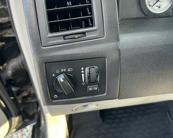 Чорний Крайслер 300C, об'ємом двигуна 2.99 л та пробігом 310 тис. км за 8700 $, фото 17 на Automoto.ua