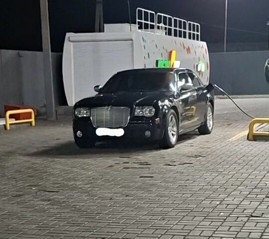 Крайслер 300C 2007 в Павлограде на Automoto.ua Черный Крайслер 300C, объемом двигателя 0 л и пробегом 300 тыс. км за 8664 $, фото 2 на Automoto.ua
