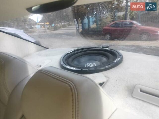 Черный Крайслер 300C, объемом двигателя 3.5 л и пробегом 271 тыс. км за 8990 $, фото 17 на Automoto.ua